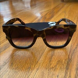 NWT Quay Australia After Hours Sunglasses in Turquoise and Brown Fade